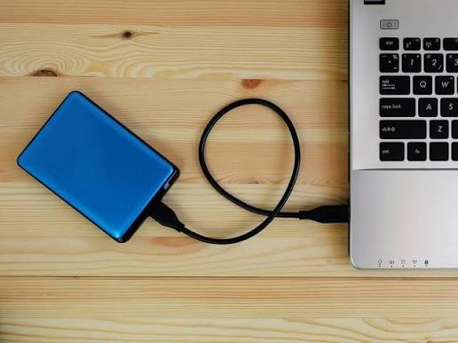 Can You Charge a Laptop With a Power Bank? USB-C PD Guide