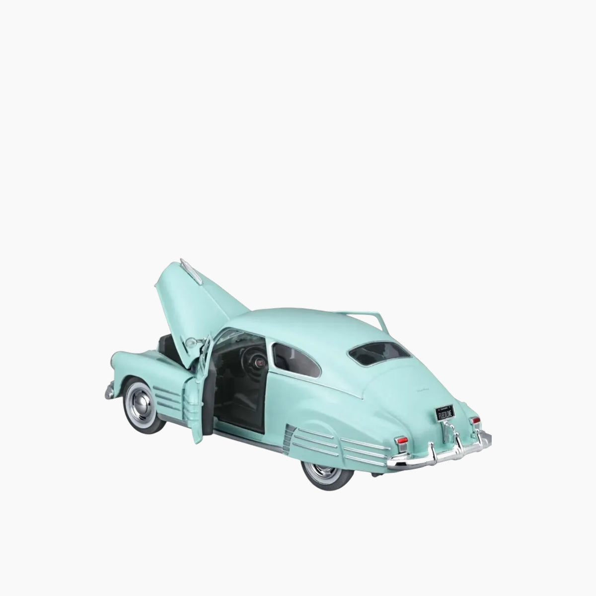 Maisto 1948 Chevrolet Fleetline Aerosedan Die-Cast Model Car – 1:24 Scale