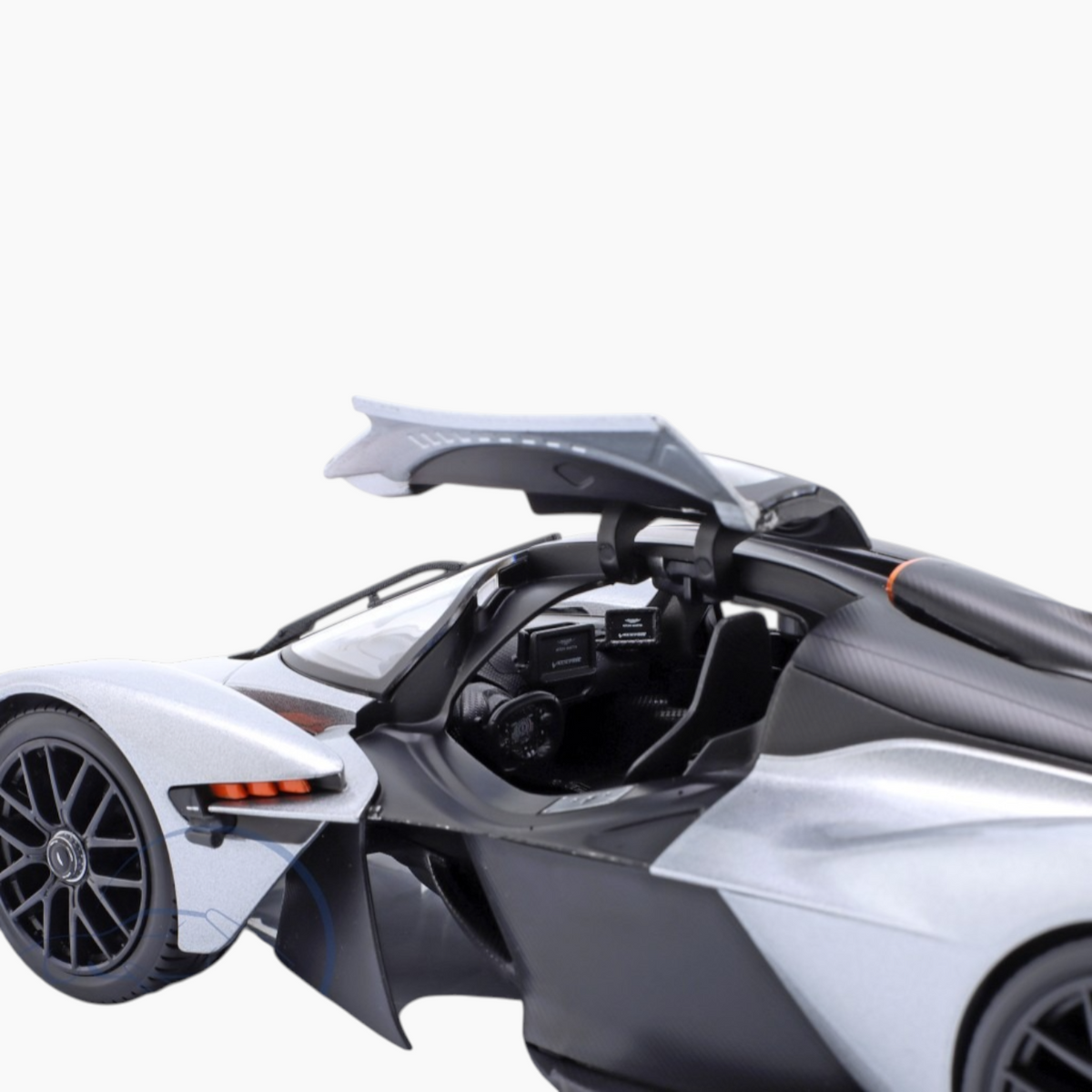Maisto 2021 Aston Martin Valkyrie Die-Cast Model Car – 1:18 Scale