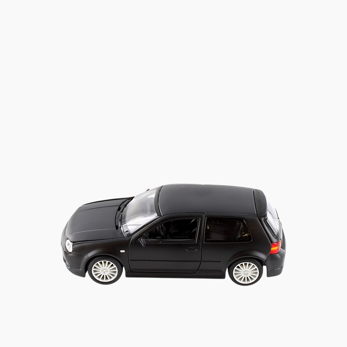 Maisto Volkswagen Golf R32 Die-Cast Model Car – 1:24 Scale