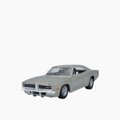 Maisto 1969 Dodge Charger R/T Die-Cast Model Car – 1:25 Scale