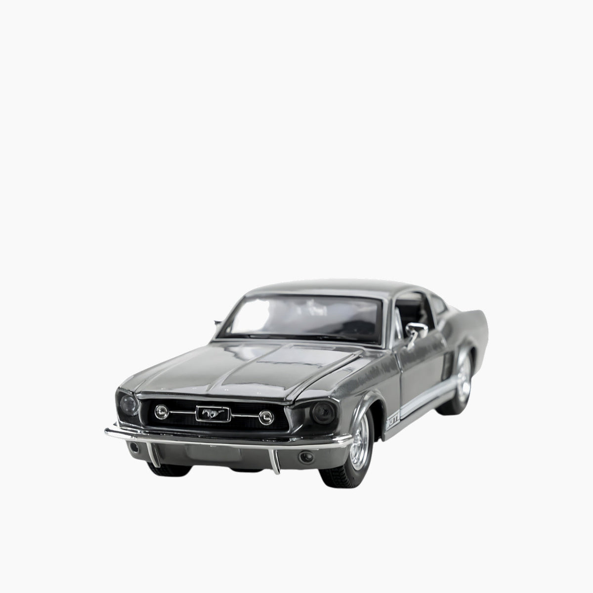 Maisto 1967 Ford Mustang GT Die-Cast Model Car – 1:24 Scale