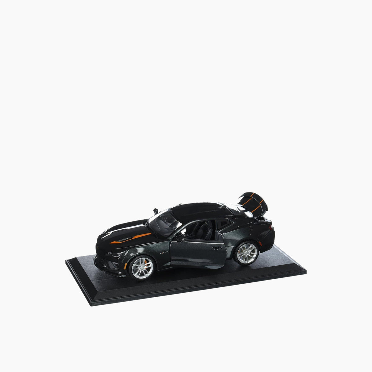 Maisto 2017 Chevrolet Camaro 50TH Anniversary Die-Cast Model Car – 1:18 Scale