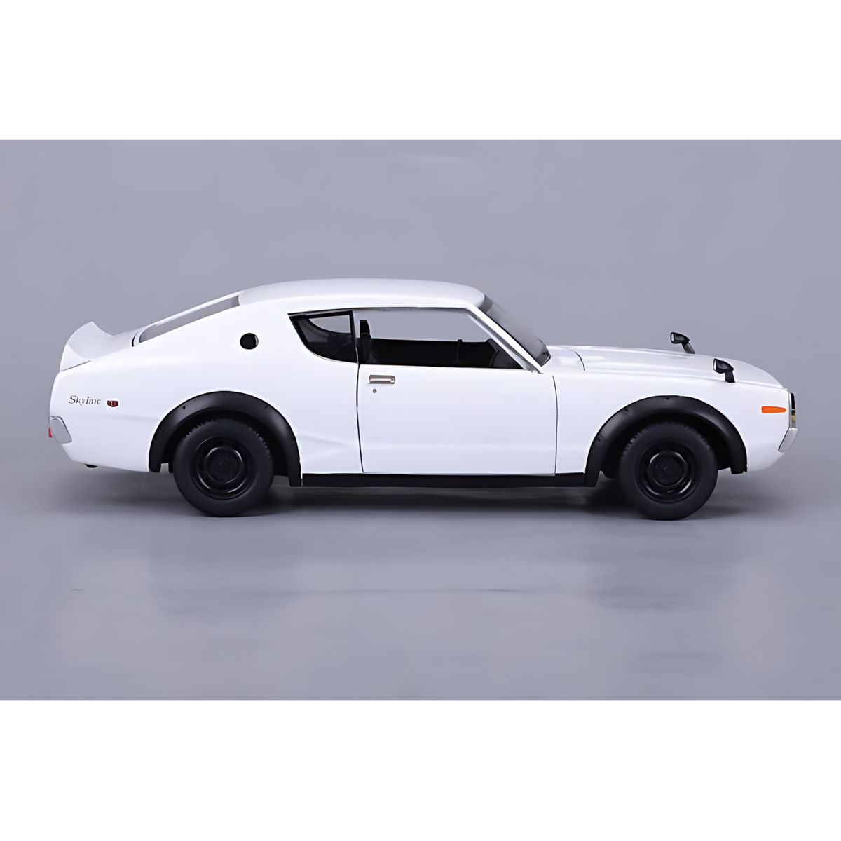 Maisto 1973 Nissan Skyline 2000GT-R (KPGC110) Die-Cast Model Car – 1:24 Scale
