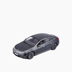 Maisto 2022 Mercedes-Benz EQS Die-Cast Model Car – 1:27 Scale