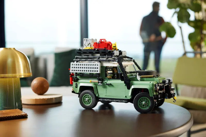 LEGO® Land Rover Defender 90 – مغامرة بناء كلاسيكية