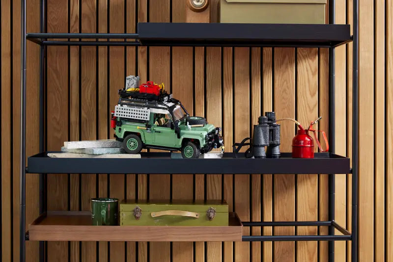 LEGO® Land Rover Defender 90 – مغامرة بناء كلاسيكية