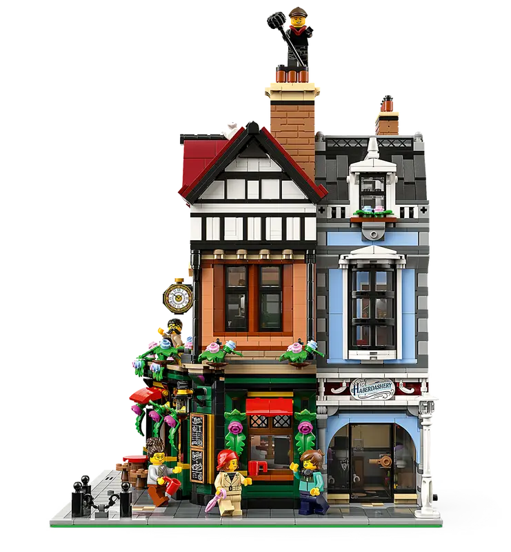 LEGO® Tudor Corner - مبنى كلاسيكي بتفاصيل معمارية