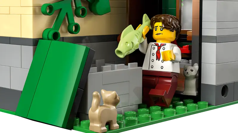 LEGO® Tudor Corner - مبنى كلاسيكي بتفاصيل معمارية