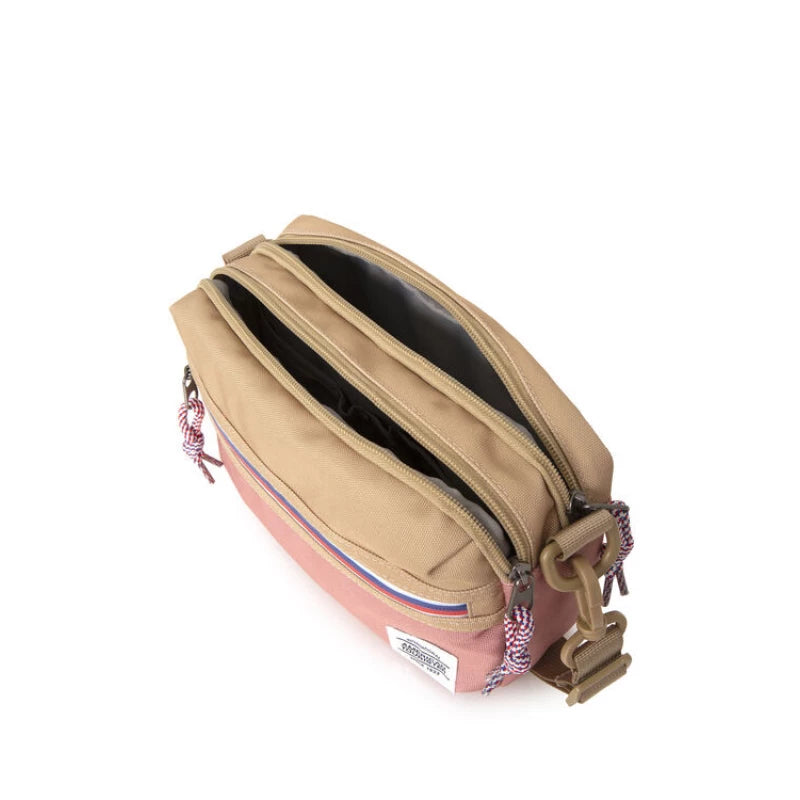 شنطة كروس بودي American Tourister مع سحاب وجيب أمامي