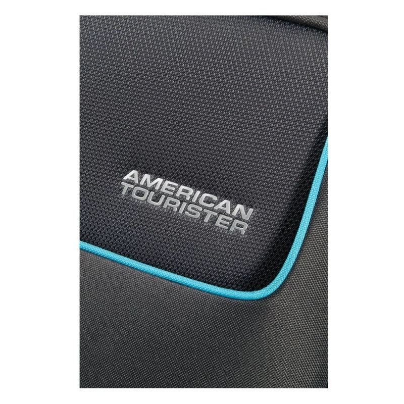 حقيبة سفر أمريكان توريستر جامايكا 58 سم – أسود أنيق