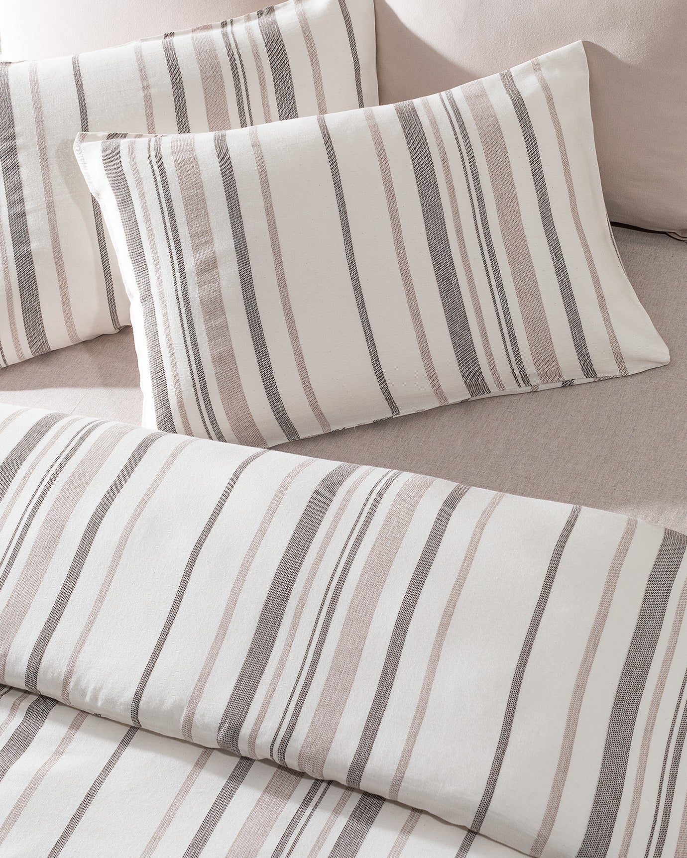 Colmar Double Size Dobby Duvet Cover Set - Madame Coco JO