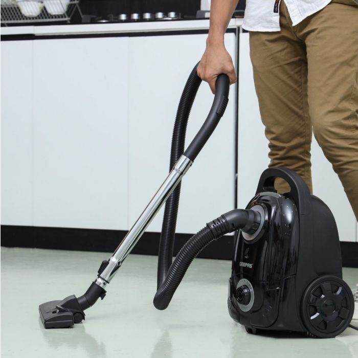 GEEPAS 2600W Vacuum Cleaner with 3L Dust Bag