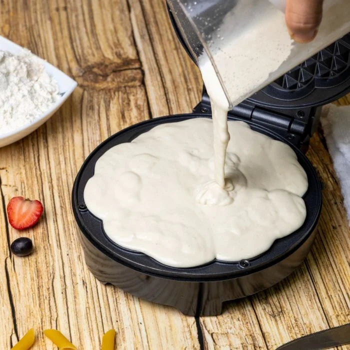 GEEPAS 1000W Nonstick Waffle Maker