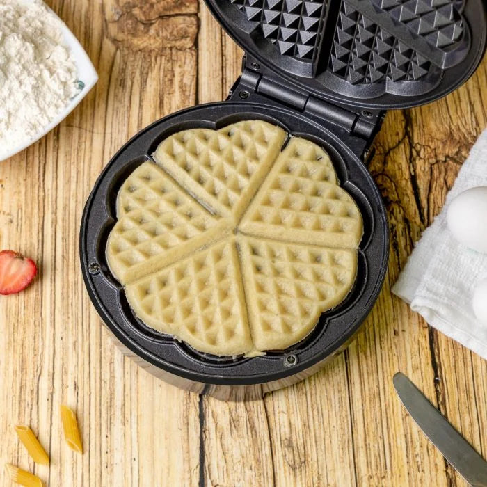 GEEPAS 1000W Nonstick Waffle Maker