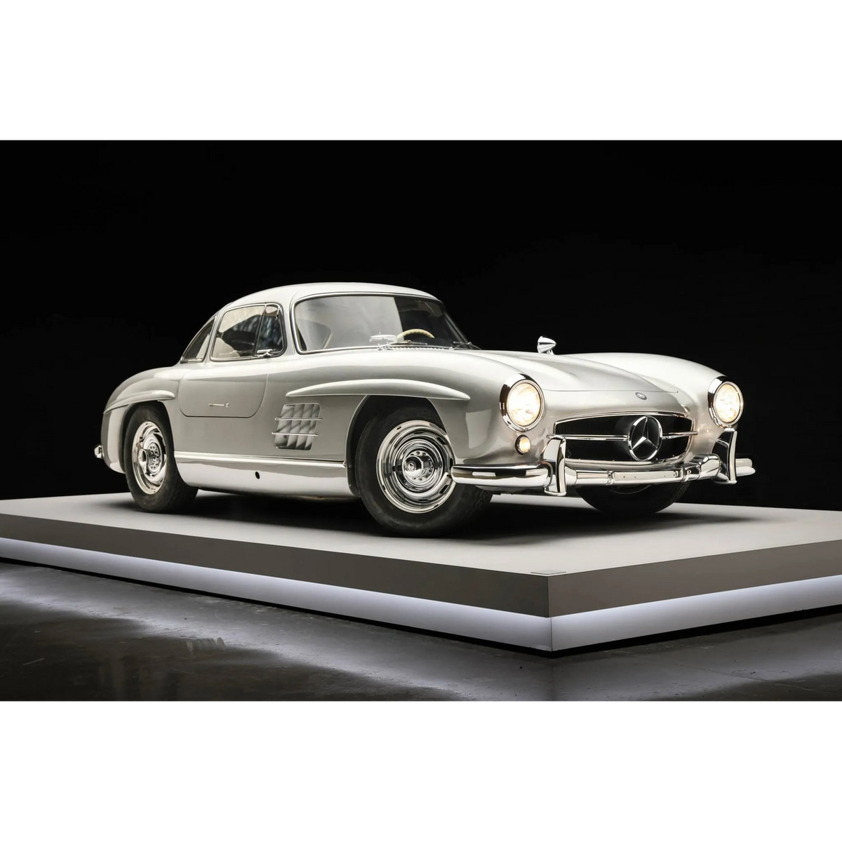 Maisto Mercedes-Benz 300 SL (1954) Die-Cast Model Car – 1:24 Scale