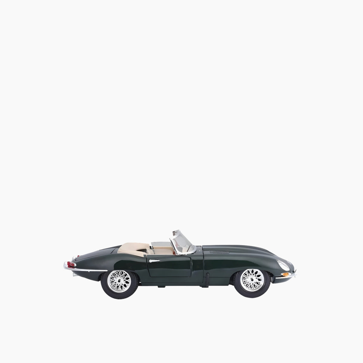 Maisto Jaguar "E" Cabrio. (1961) Die-Cast Model Car – 1:18 Scale