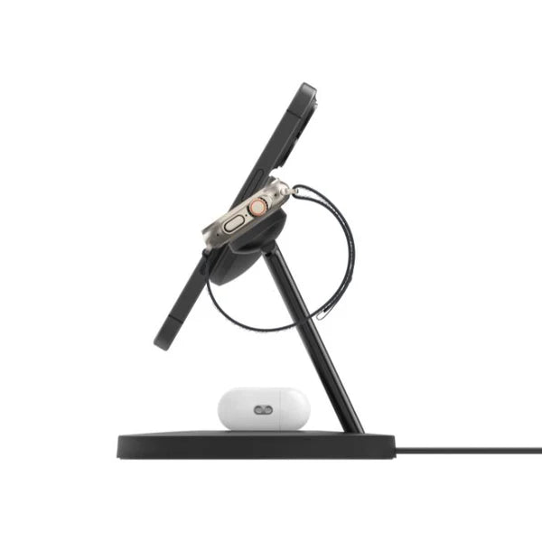 قاعدة شحن Belkin BoostCharge 3 في 1 مع شاحن Qi2 MagSafe WIZ032kqBK