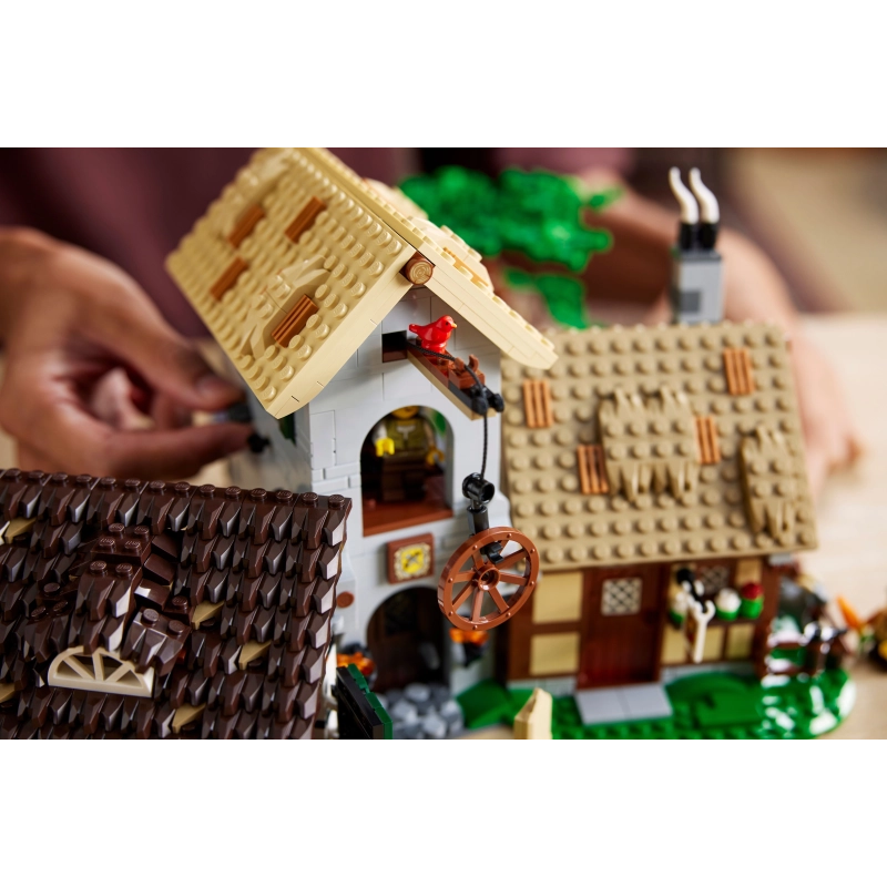 LEGO Icons Medieval Town Square – 3304 Pieces | Set 10332 (Rare Edition)