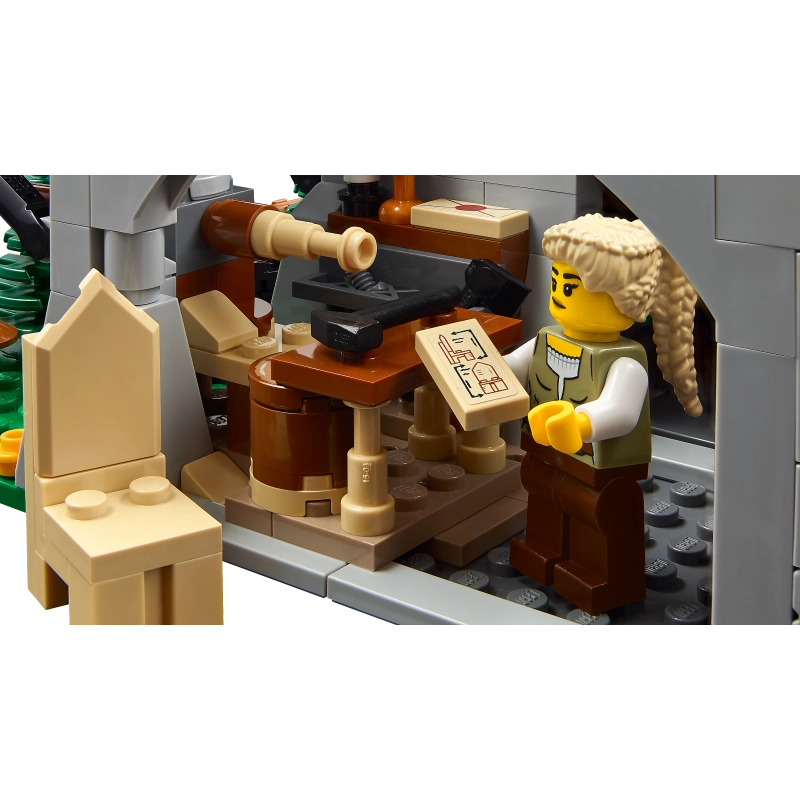 LEGO Icons Medieval Town Square – 3304 Pieces | Set 10332 (Rare Edition)