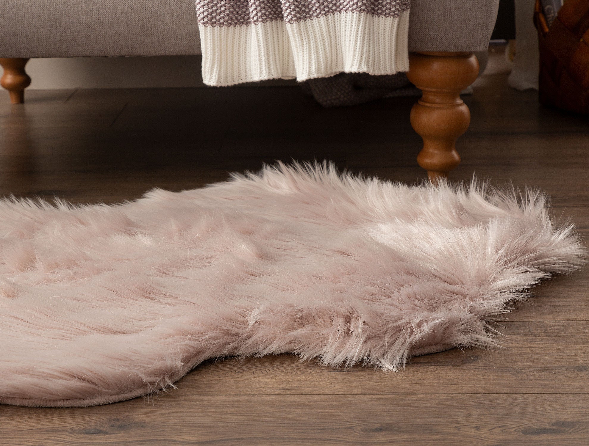 Leila Sheep Plush Rug - Madame Coco JO