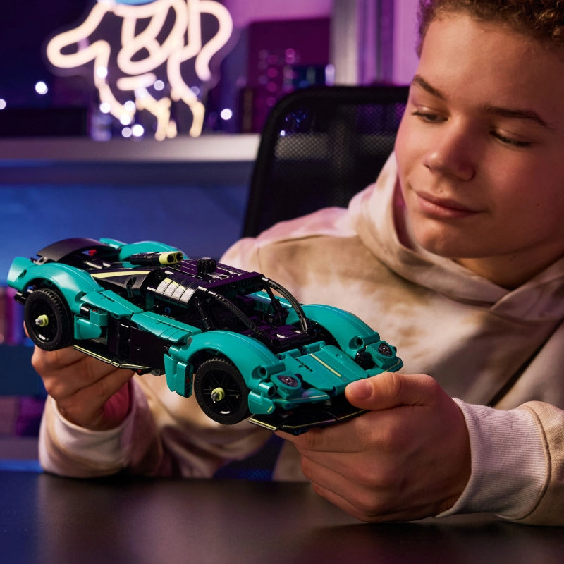 LEGO Technic Aston Martin Valkyrie – 707 Pieces | Set 42208
