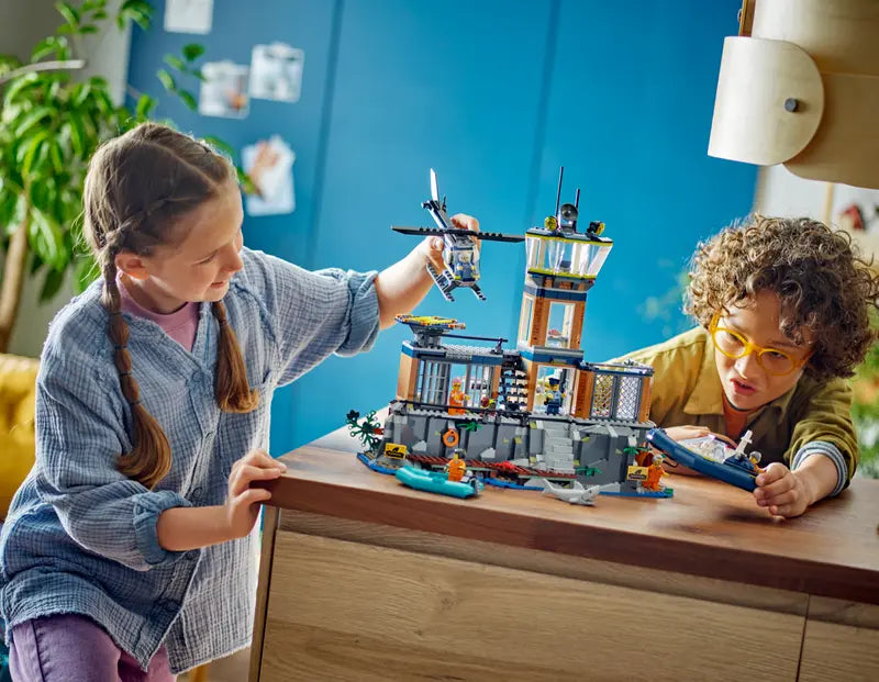 LEGO سيتي – جزيرة السجن مع 7 شخصيات – مغامرة الشرطة