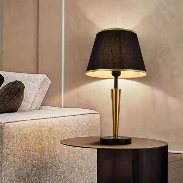 مصباح طاولة ARMN Regency – أسود وذهبي فاخر