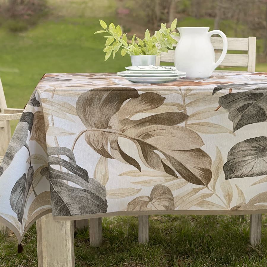 طقم مفرش طاولة 140x180 سم + 7 مناديل من Dreams Guinea - بيج