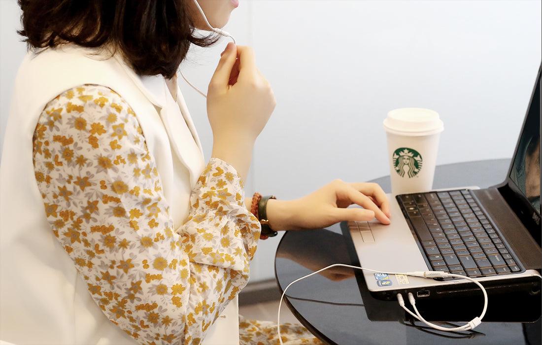 كابل UGREEN 3.5 ملم أنثى إلى 2 ذكر - علبة ألومنيوم - أبيض