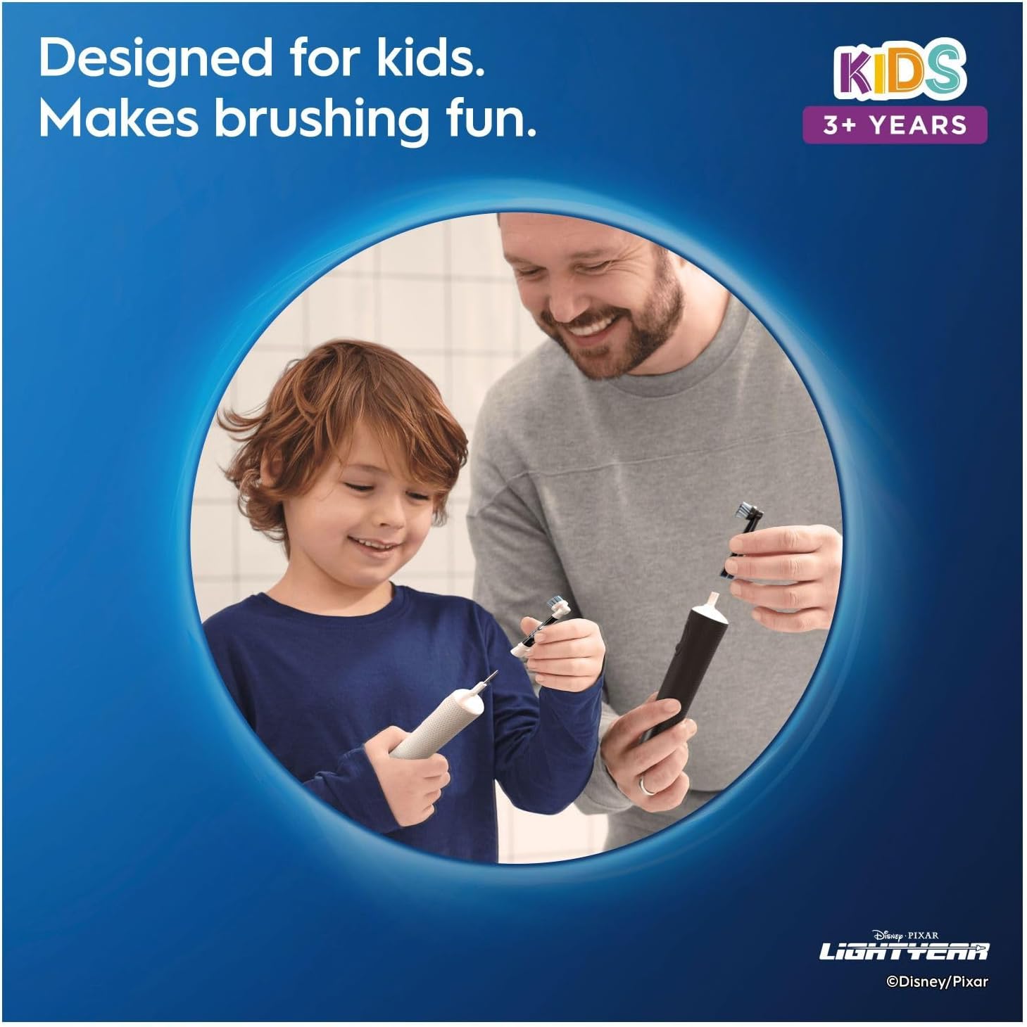 فرشاة أسنان أورال-بي الكهربائية القابلة لإعادة الشحن للأطفال من براون مع 4 ملصقات بطابع ديزني لايت يير وحقيبة سفر