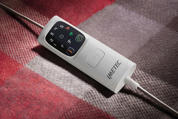 بطانية صوفا كهرباء Imetec Adapto 150×110 سم بجيوب - رمادي/أحمر