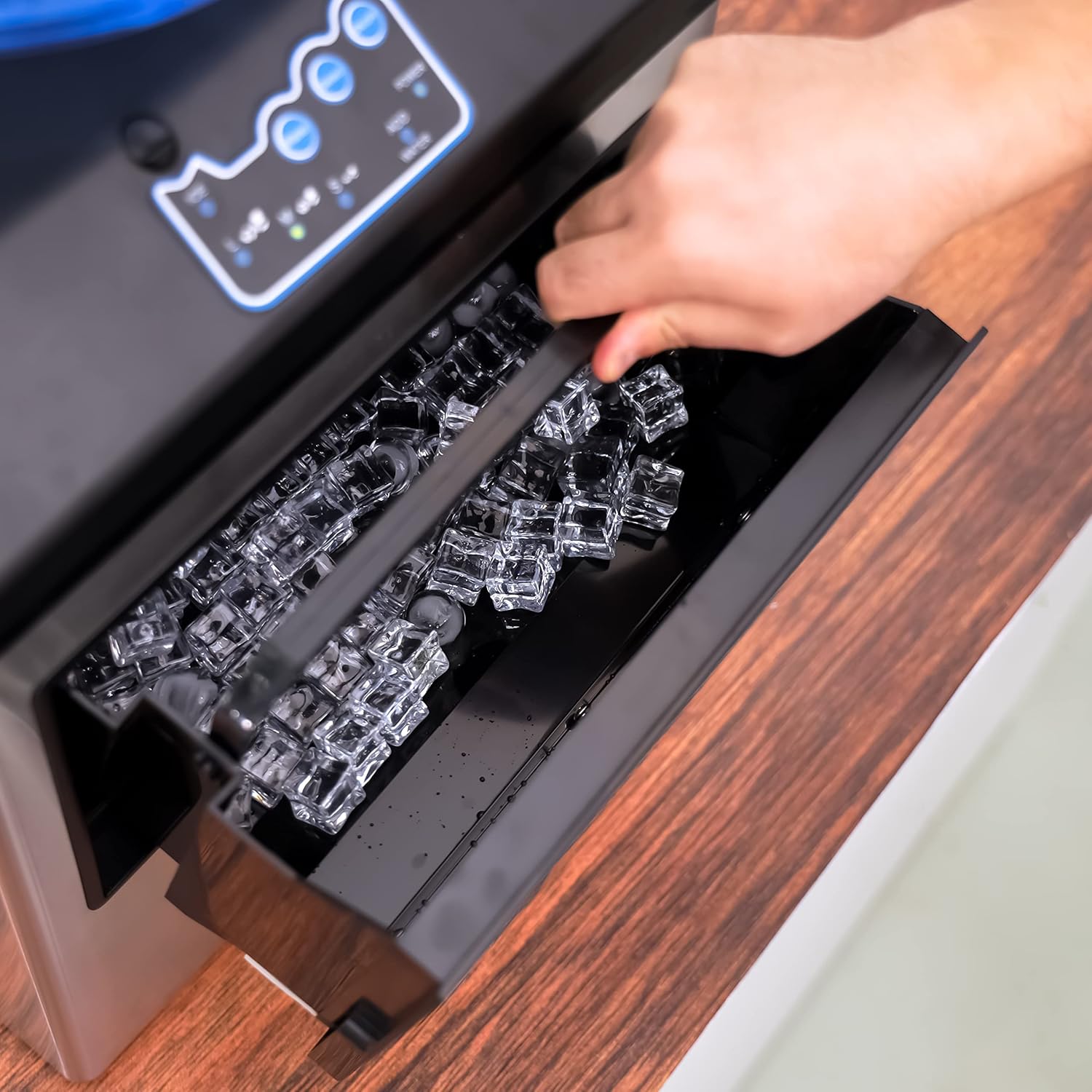 Geepas Ice Maker & Water Dispenser 2-in-1 22kg Ice/Day