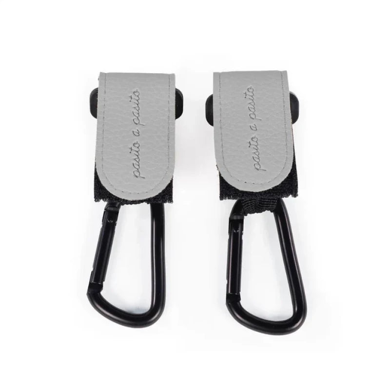 Pasito a Pasito Stroller Hooks – Icon Print Smoke, 2 Pieces