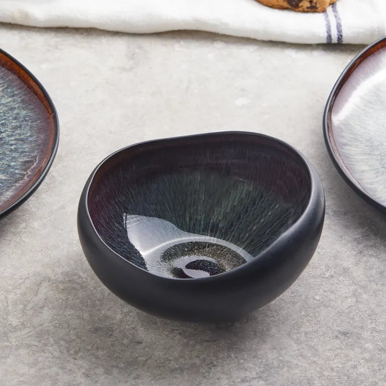 KARACA Galactic Black Bowl – Stylish Reactive Glaze