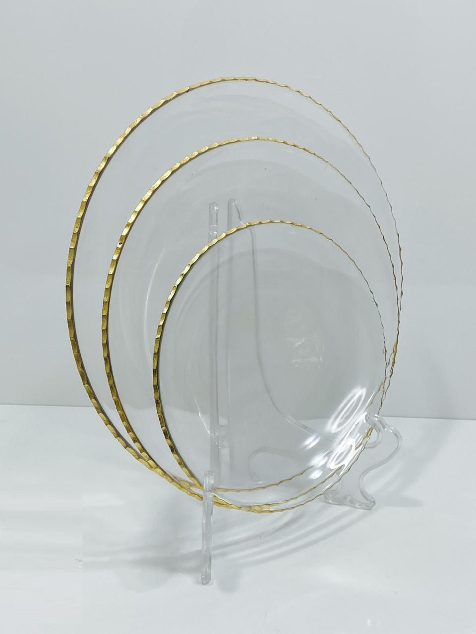 طبق حلويات 21 سم من Velvet بحافة ذهبية أنيقة