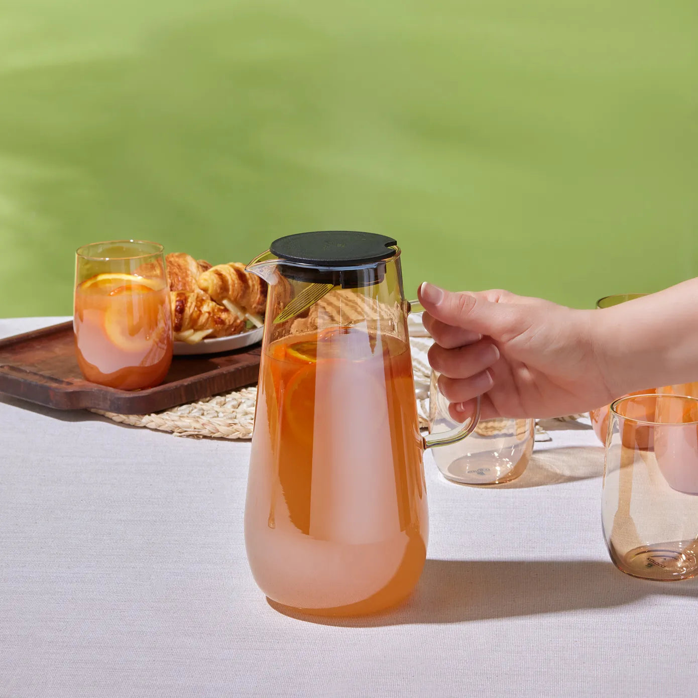 طقم كاراجا بارما إبريق و6 كاسات – 7 قطع كهرماني أنيق