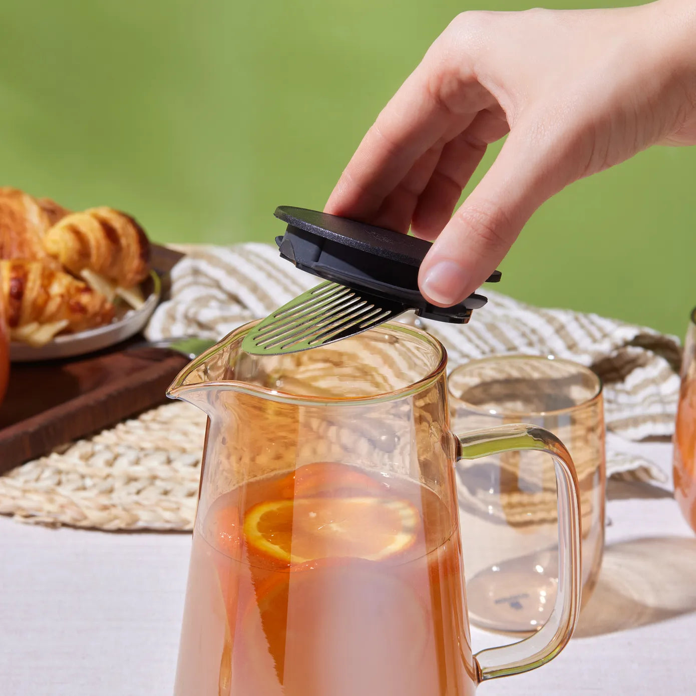 طقم كاراجا بارما إبريق و6 كاسات – 7 قطع كهرماني أنيق