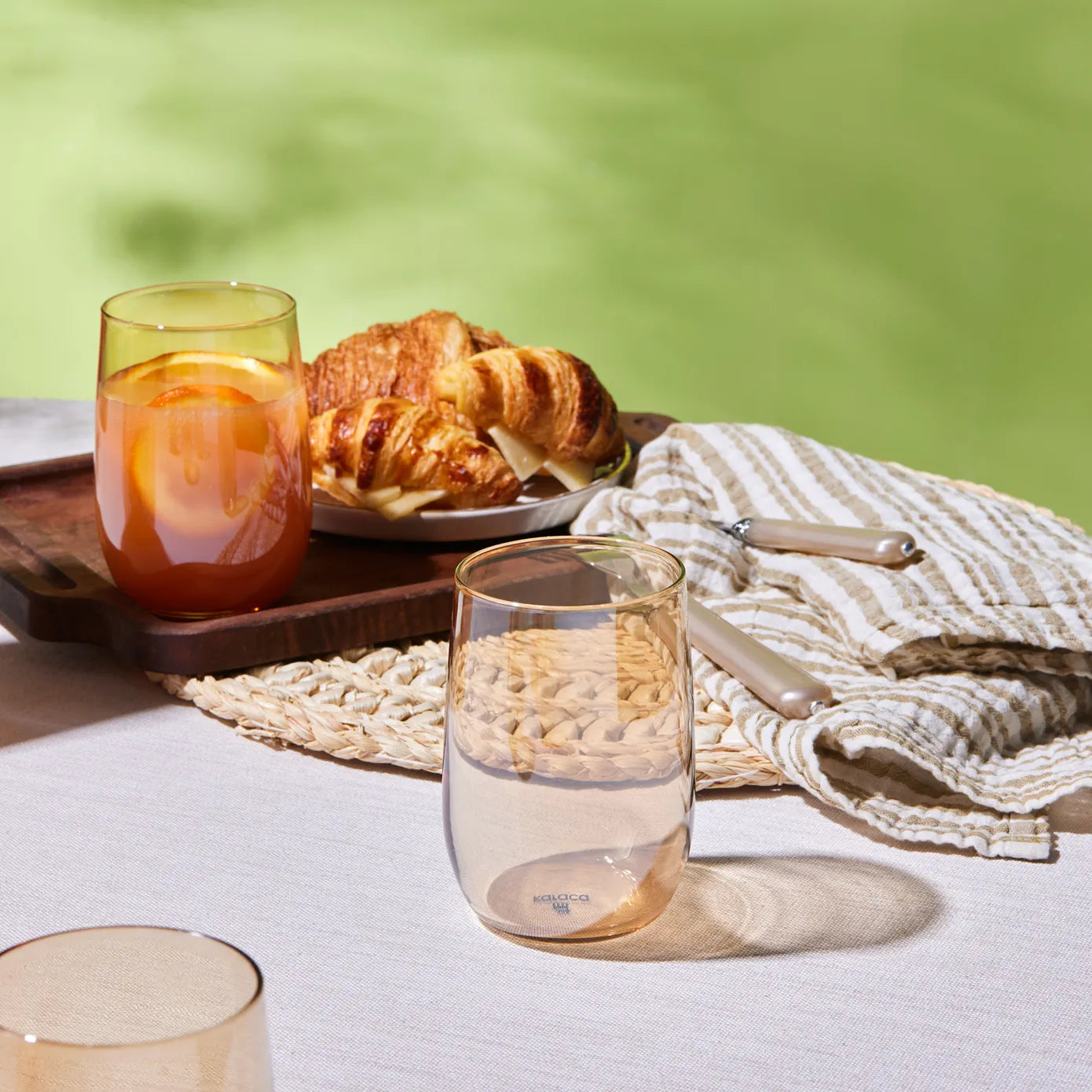 طقم كاراجا بارما إبريق و6 كاسات – 7 قطع كهرماني أنيق