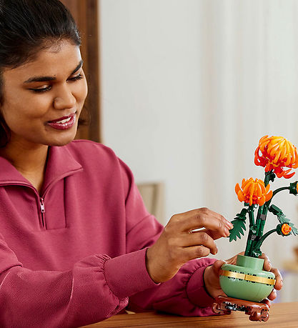 LEGO® Chrysanthemum 10368 - بناء زهرة الأقحوان 278 قطعة