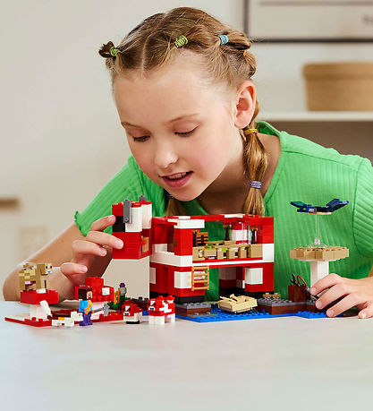 LEGO Minecraft منزل Mooshroom 21270 – 500 قطعة