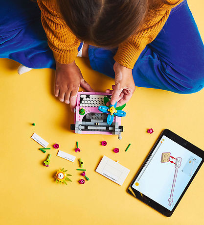 LEGO Creator آلة كاتبة مع زهور 3 في 1 – 363 قطعة