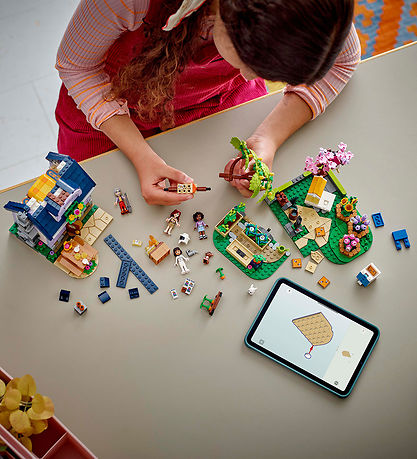 LEGO فريندز – منزل مربي النحل وحديقة الزهور 42669 – 1161