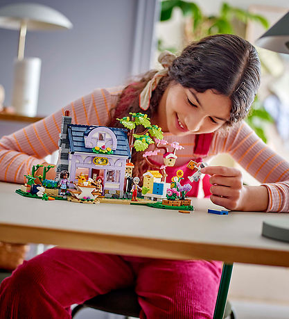 LEGO فريندز – منزل مربي النحل وحديقة الزهور 42669 – 1161