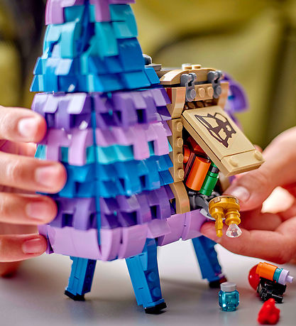 LEGO فورتنايت - مجسم Supply Llama 77071 بـ691 قطعة