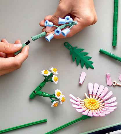 LEGO® Bouquet 10347 - باقة صيفية صغيرة 373 قطعة