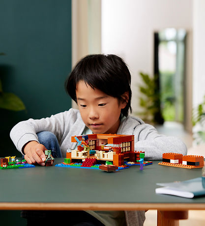 LEGO Minecraft منزل الضفدع 21256 – 400 قطعة