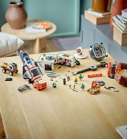 LEGO سيتي – قاعدة فضاء ومنصة إطلاق صواريخ 60434 – 1422 قطعة
