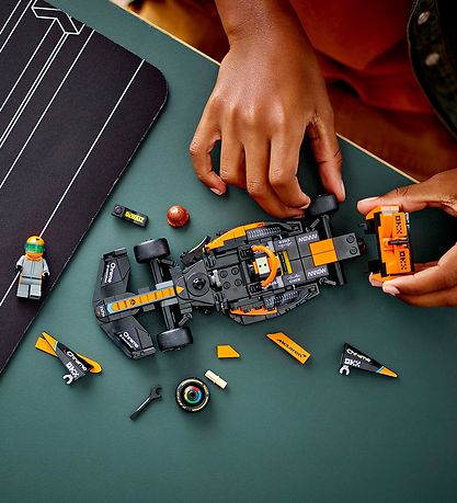 LEGO سبيد تشامبيونز - سيارة ماكلارين F1 2023 - 76919