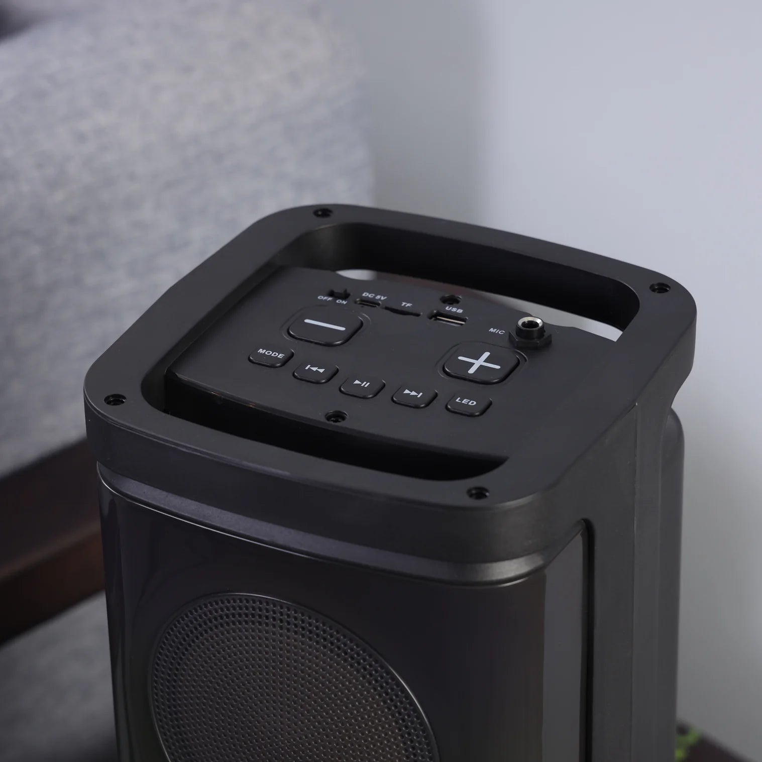 سبيكر Geepas GMS11193 20000W مع ميكروفون وإضاءة RGB